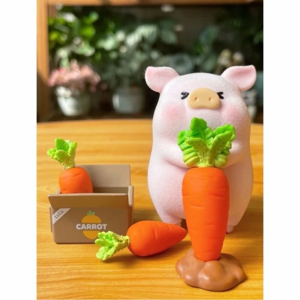 LuLu the Piggy My Secret Farm Garden - Pull Carrots